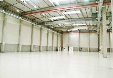 **ca. 15.000 m² Hallenfläche (teilbar) + Außenfläche in der Metropolregion zu vermieten**