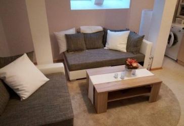 Pfiffige Dachwohnung für Single in Schoppershof (Ubahn Nähe)