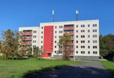 2,5 Raum Erdgeschosswohnung mit Balkon und offener Wohnküche
