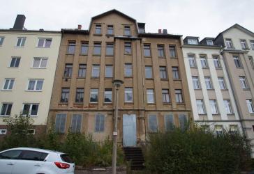 Letztes unsaniertes Haus im Wohnkarree