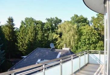 Sehr schönes Penthouse (über 2 Etagen) mit großer sichtgeschützter ruhiger Dachterrasse mit Blick auf den Alsterlauf: Urlaub und Wohnen in einem!