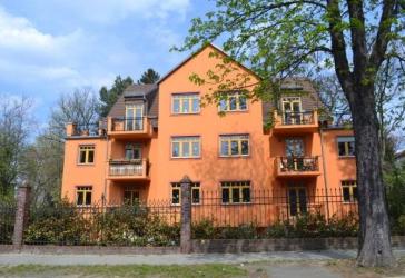 Sehr moderne helle 3Zi-Wohnung im Grünen, tolle Lage, mit EBK und FBH!