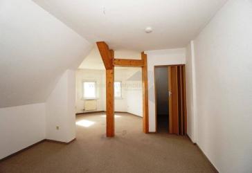 Gemütliche 2-Zimmer-Wohnung mit Tageslichtbad und Sichtbalken