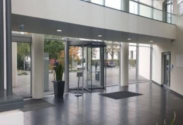 Schickes Büro an renommierten Standort.
