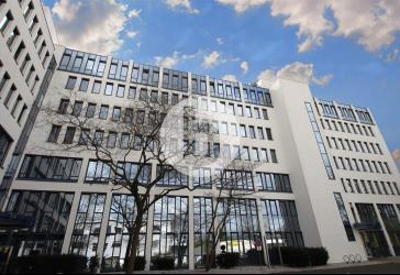 Zu vermieten: Moderne Büros direkt am Nordwestkreuz Frankfurt