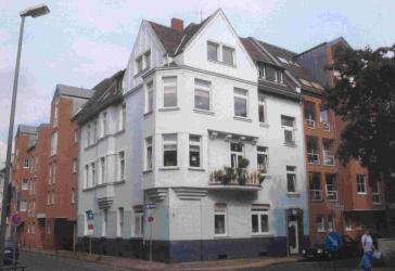 Breitestrasse 145 - repräsentativer Altbau,4 Zimmer-Dachgeschoss-Wohnung mit Wannenbad+Duschbad,Parkett