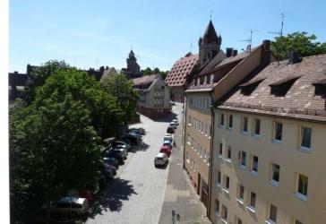 Renovierte, sehr schöne, helle Wohnung, 4-Zimmer, im 4. OG mit Topaussicht über Nürnberg in ruhiger Altstadt, Provisionsfrei!