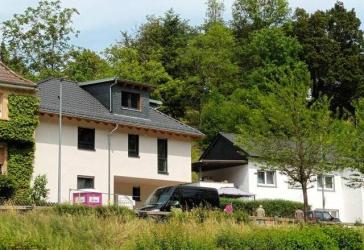 Ankommen, wohlfühlen - ruhige Wohnung mit Terrasse im Neubau Objekt