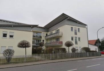 Großzügig geschnittene 2,5 Zimmer Wohnung in zentraler Lage in Vilsbiburg (barrierefrei)