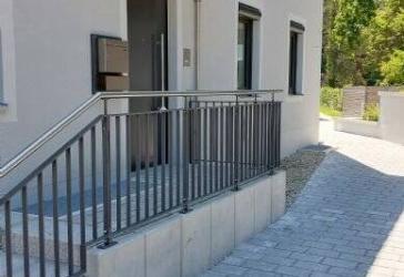 Wunderschöne 2-Zimmer-Erdgeschosswohnung mit Terrasse, Tiefgarage, in Dachau Mitte, Bestlage