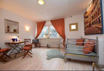 Möbliertes Innenstadt-Apartment im belebten und beliebten Friesenviertel