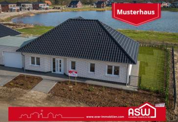 Neubau 2023! Traumhaftes Wohnen am See! Geräumiger Bungalow KfW55 mit Luftwärmepumpe