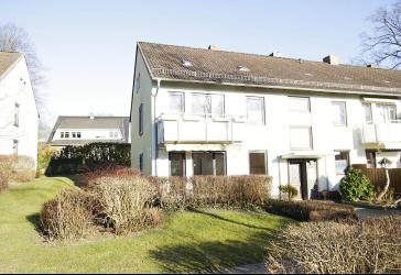 3 Zimmerwohnung mit Mansarde in ruhiger Lage, St. Magnus. Käufer provisionsfrei!