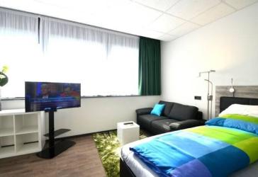 Schönes 1-Zimmer-Penthouse-Apartment, klein & exklusiv, voll ausgestattet, Innenstadt Offenbach