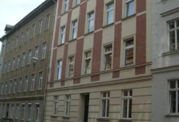 Single-Wohnung mit offener Küche und Balkon