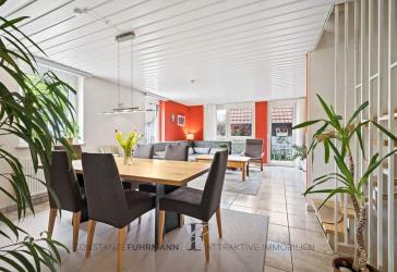 VERKAUFT: 6-Zimmer-Stadthaus mit Terrasse und Garage in sehr ruhiger Lage, nähe See, Bahnhof, frei
