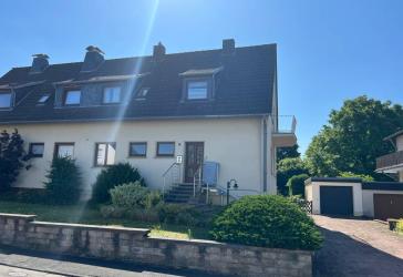 SIEGBURG, geräumiges 1-2 Fam.Haus mit ca. 812 m² Grst., ca. 180 m² WNfl., 6-7 Zi, Balkon, 2 Garagen