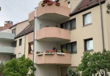 2-Zi.-Wohnung mit EBK, Balkon und TG-Box in zentraler guter Wohnlage