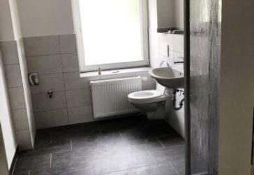 1 Raum Wohnung ab sofort Wilkau-Haßlau zu vermieten Bad mit Dusche neuwertig DG