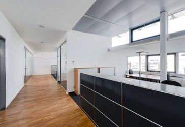 So arbeitet man heute ... Chices Büro mit Dachterrasse