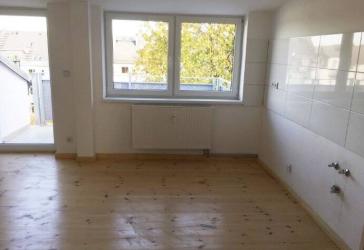 DG-3-Raum-Whg. pLAtZ für die ganze Familie MIT gR. BAlkON + HolZdielung