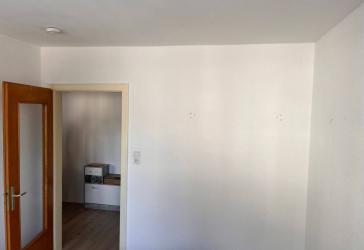 Funktionale 2-Zimmerwohnung im 1. Obergeschoss sucht Single zur zeitnahen Nachvermietung.