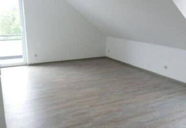 Frei werdende - 2-R-DG-Wohnung mit Balkon in angenehmer Wohnlage von Colditz; Stellplatz vorhanden