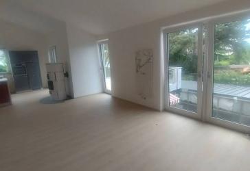 Luxus-Terrassenwohnung in grüner Oase