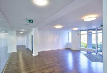 Ansprechendes Bürohaus ... Moderne Ausstattung