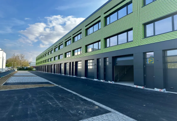 Showroom/Gewerberäume/Halle/Lager/Büro für KMU & Start-Ups - nur 3 Minuten zur Autobahn A5
