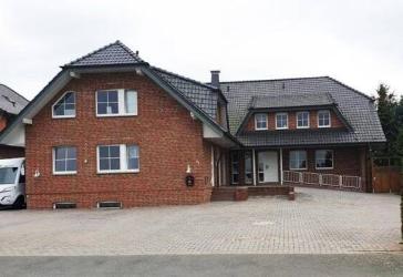 Schönes Zweifamilienhaus mit Einliegerwohnung und Büroräumen in Lübbecke