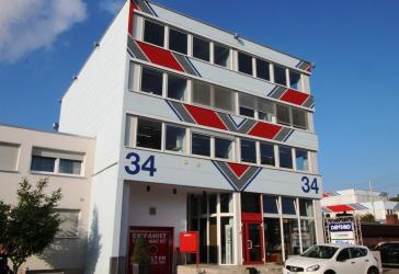 RICH - Umfassend renovierte Büroeinheit an verkehrsgünstigem Gewerbestandort - provisionsfrei