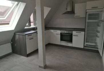 Moderne helle 2 Zimmer DG-Wohnung in Stuttgart-Wangen