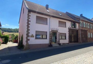 Einfamilienhaus mit möglicher Einliegerwohnung