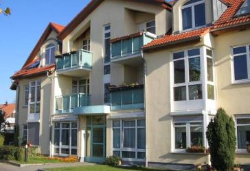Wunderschöne helle, neu sanierte 2-Raumwohnung, in ruhiger und grüner Wohnanlage