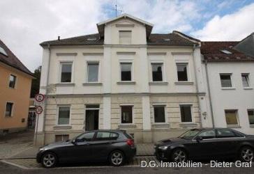 Renovierungsbedürftiges MFH mit 3 Wohnungen!