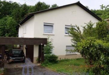 Freistehendes Wohnhaus mit Einliegerwohnung in Waldrandlage von Bexbach