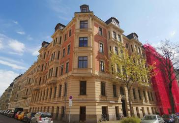 Gutbürgerliches Waldstraßenviertel - geräumige 3-Raum-Wohnung mit Kamin und Dachterrasse