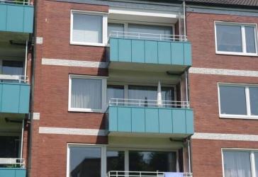 ruhige zentrale 2-Zi.-Whng. mit Balkon in Poppenbüttel