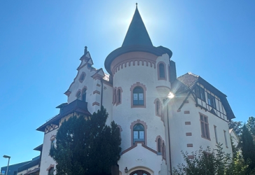 Großzüge Wohnung im Villenviertel von Eisenach zu vermieten!