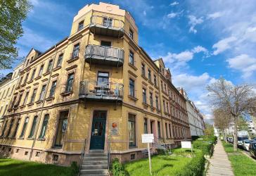 vermietet in ruhige Seitenstraße, gepflegtes und saniertes Haus aus der Gründerzeit