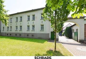 Vierseitenhof mit Gewerbehallen in der Hohen Börde