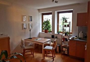 1,5-Zimmer-Wohnung im 1. OG mit EBK im Zentrum Erlangens in Top-Studenten-Lage