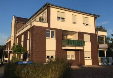 Sulingen-Bassumer Str. Wohlfühloase mit Tiefgaragenparkplatz, Fahrstuhl, Sonnenbalkon und exklusiver Einbauküche