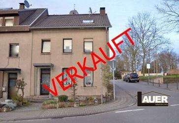 Ein - Zweifamilienhaus in zentraler Lage