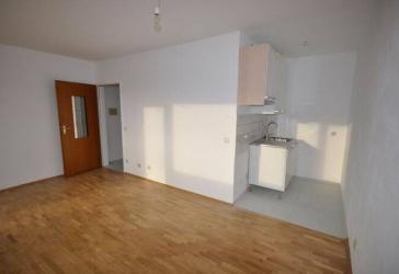 Kleines 1 Zimmer Apartment mit Terrasse zur Hofseite Südseite