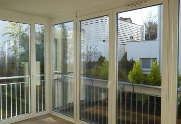 helle 3,5-Zimmer Wohnung mit Balkon / Neubau
