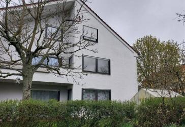 Wohlfühloase - lichtdurchflutete 4 Zimmerwohnung in ruhiger Lage mit großem Balkon und persönlichem Garten in Schwenningen