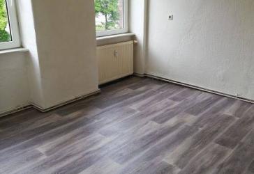 schöne helle 3 Raum Wohnung