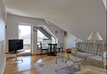 (EF0504_M) Dresden: Ullersdorf, großzügige möblierte Wohnung mit eigenem Balkon in ruhigem EFH, 500 Meter zum Golfplatz
